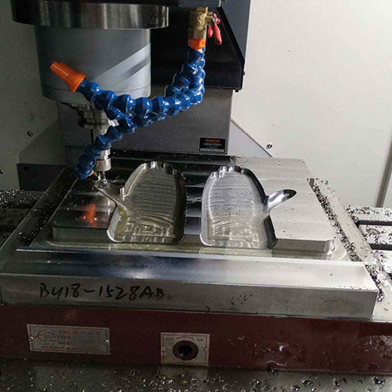 特殊結(jié)構(gòu)的硅橡膠日用品模具