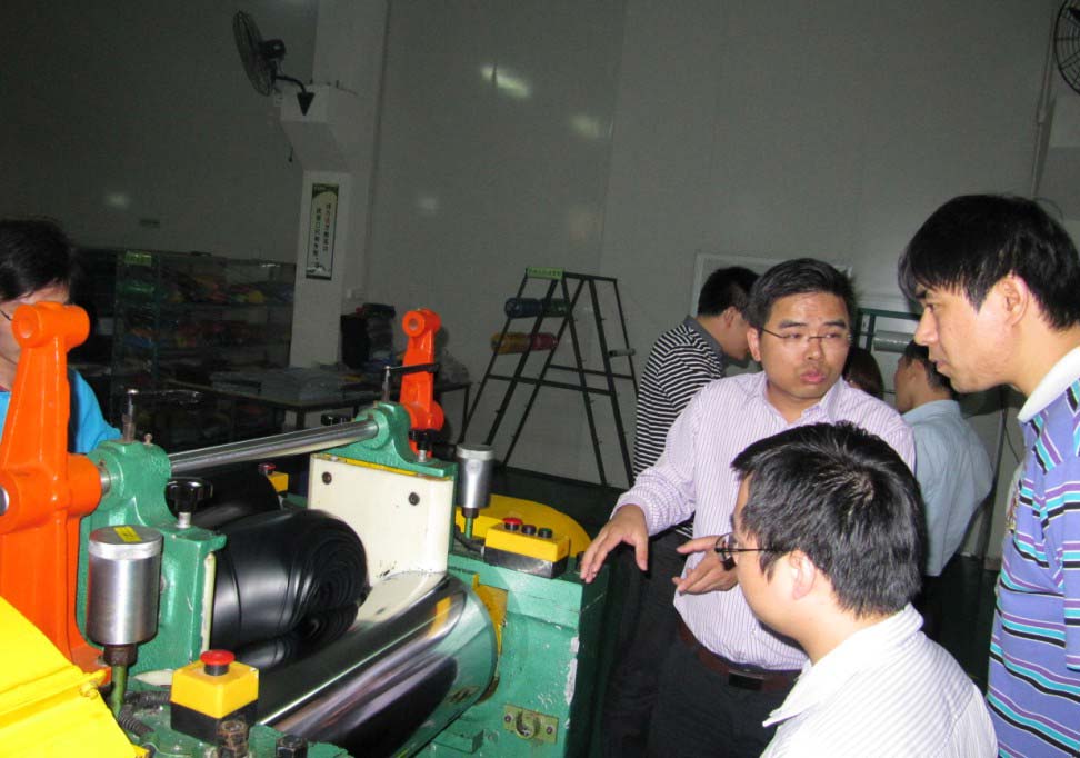 華為公司來(lái)東莞博皓電子硅膠制品廠